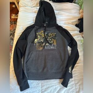 nwot universal studios marvel avengers assemble gold and black hoodie sweatshirt
